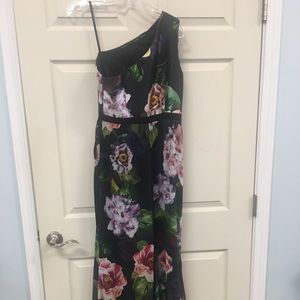 Adrianna Papell gown Never worn tags still on.